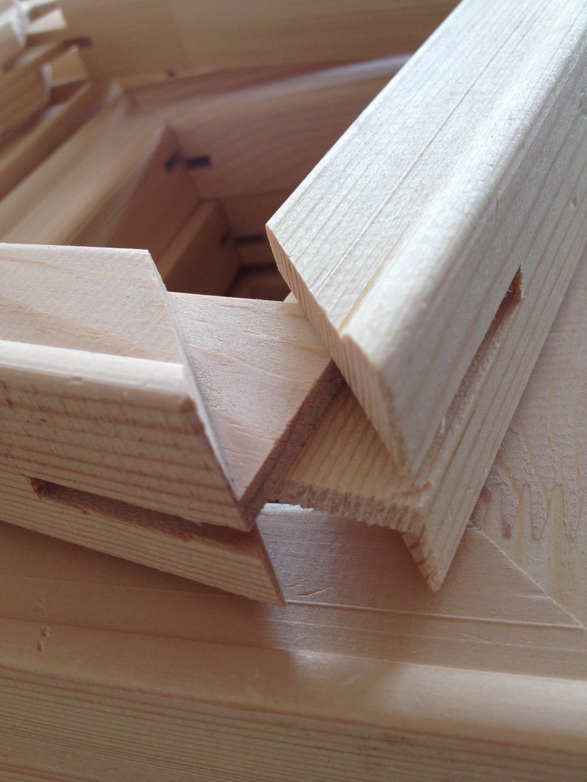 Tenoned pine stretcher bar joint fit and machining inspection